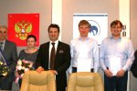 Слева направо: Поваляева Н.В. (председатель профсоюзного комитета), Звонарёва Г.В., Дроздов В.Ф., Кузнецова С.Н., Авакян В.Н. (генеральный директор), Виноградов Н.С., Димитриев Д.В., Калинин Б.В., Коваль А.В. (начальник управления по комплексному техническому обслуживанию лифтов )